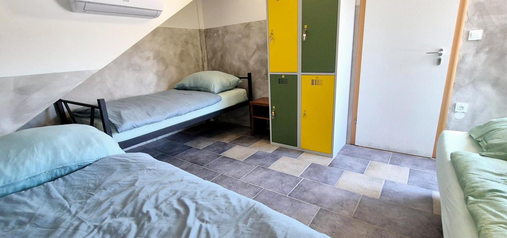 Bled Lesce Station Rooms And Beds Eksteriør bilde
