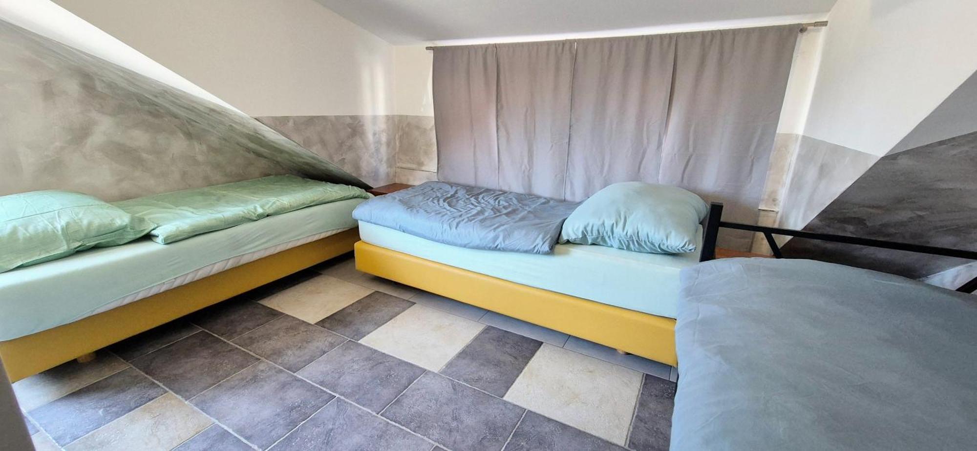 Bled Lesce Station Rooms And Beds Eksteriør bilde
