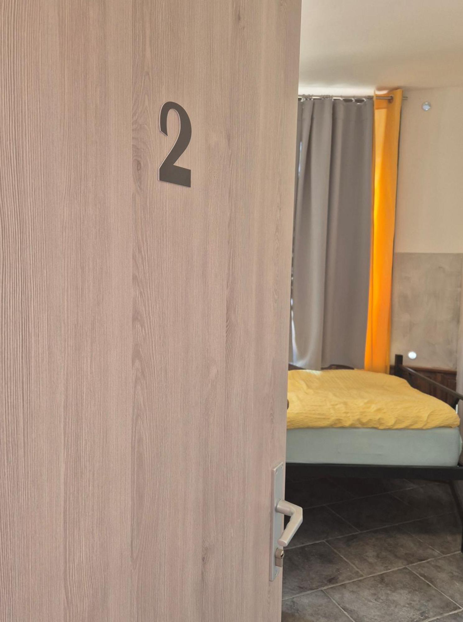 Bled Lesce Station Rooms And Beds Eksteriør bilde