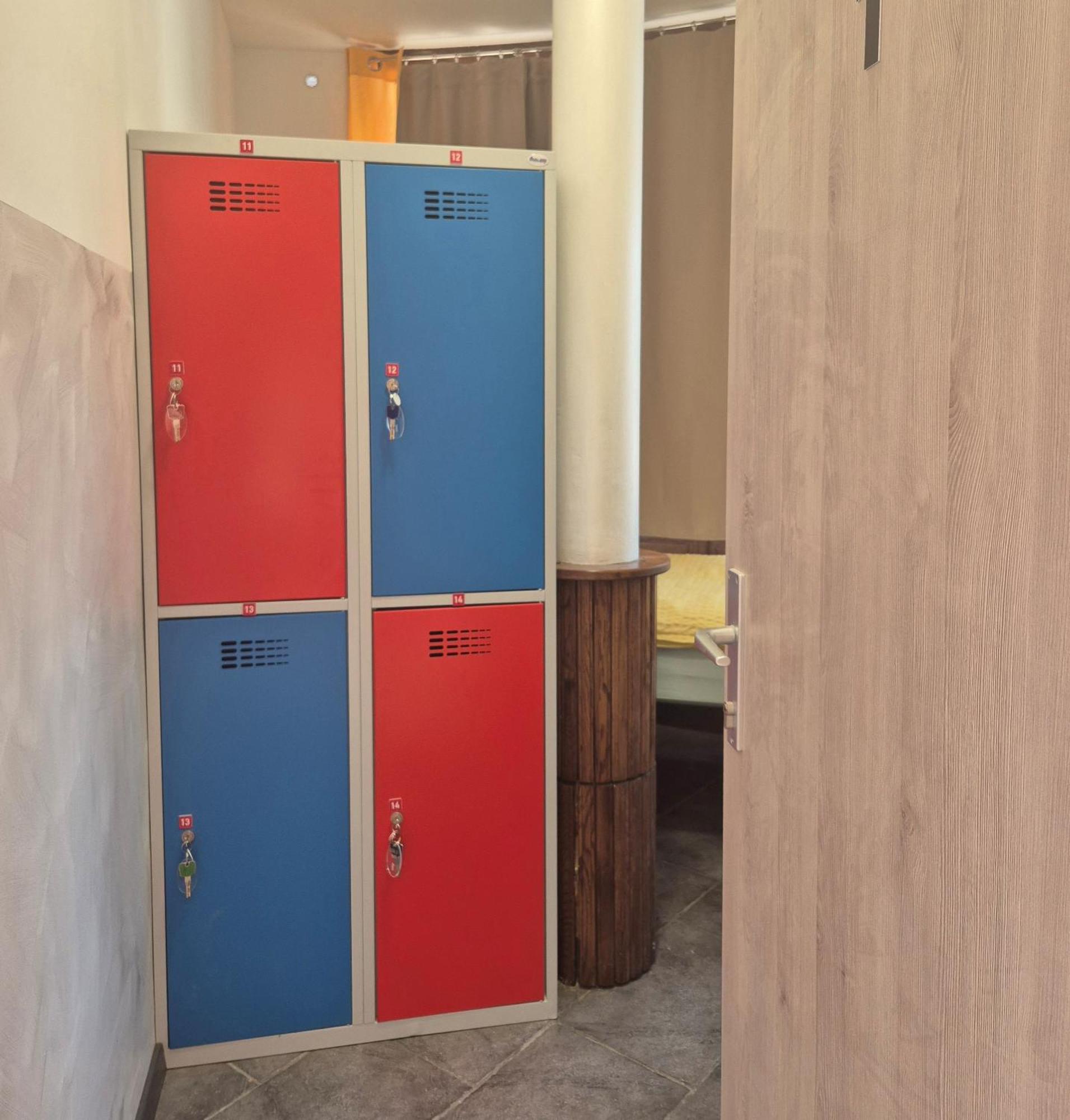 Bled Lesce Station Rooms And Beds Eksteriør bilde
