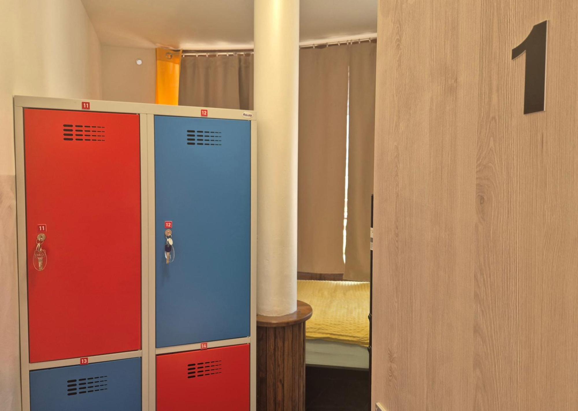 Bled Lesce Station Rooms And Beds Eksteriør bilde
